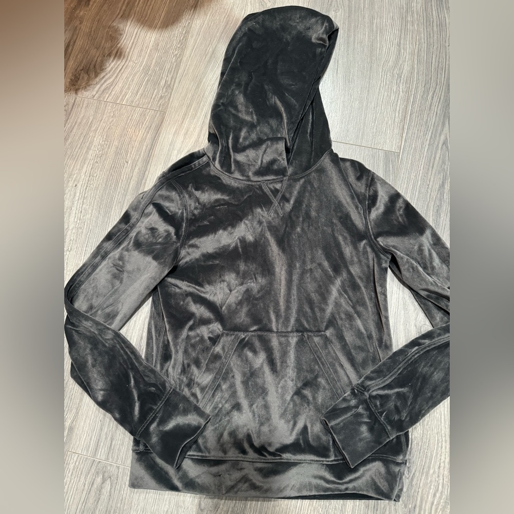 IVIVVA Set to Go Velour Hoodie - Girls size 10